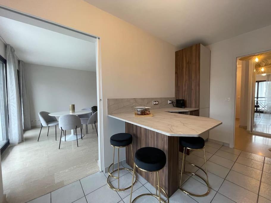 Apartmán Le Mont-Veyrier, Parking Et Vue Annecy Exteriér fotografie